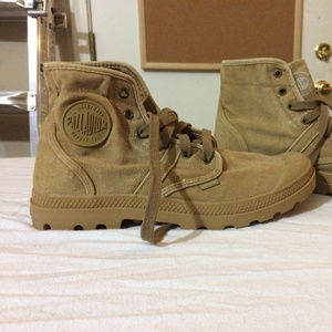 Palladium Boots (10.5)